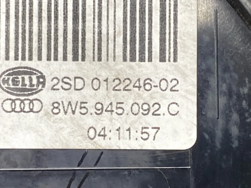 Фонарь задний правый Audi A4 B9/8W CVK 2015 - миниатюра 9