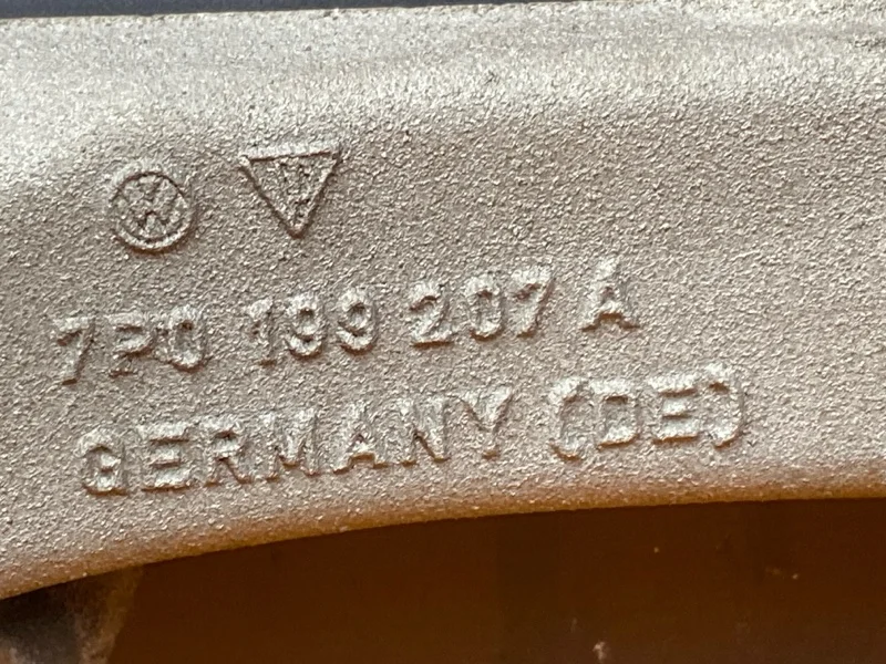 Кронштейн подушки двигателя передний Volkswagen - миниатюра 7