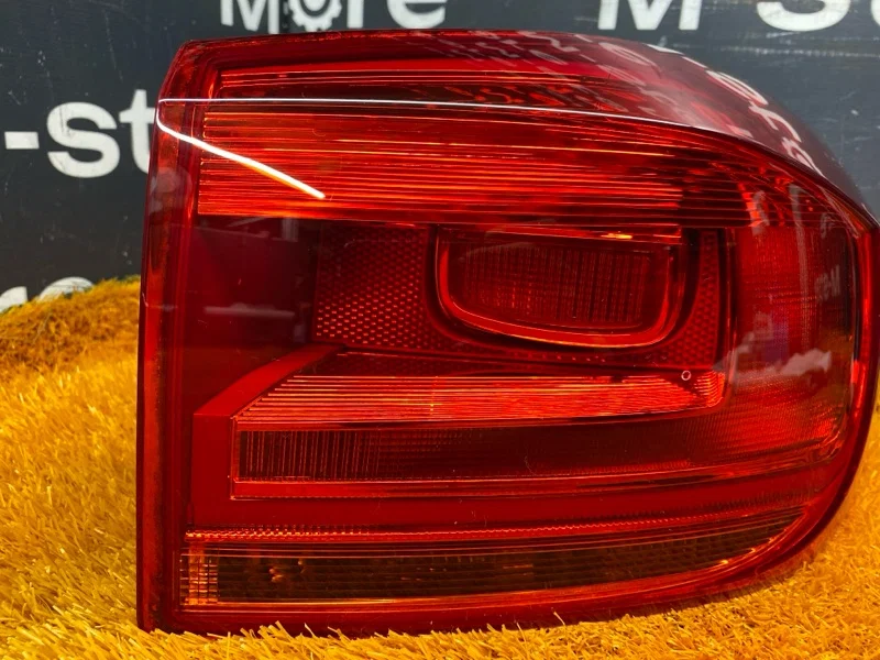 Фонарь задний правый Volkswagen Tiguan 5N CTH 2013 - миниатюра 2