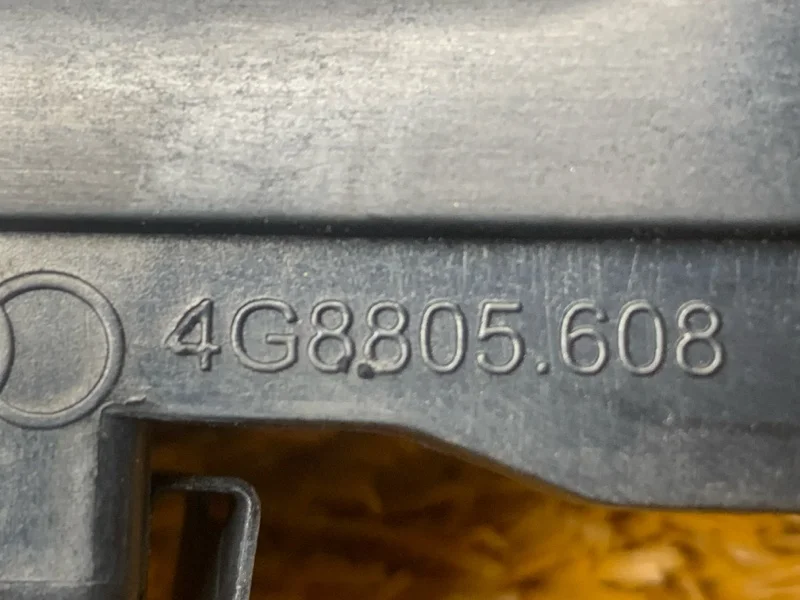 Кронштейн фары правый Audi A4 B8/8K CDN 2013 - миниатюра 6
