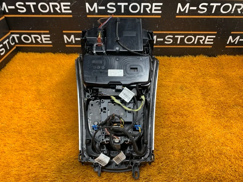 Центральная консоль Mercedes-Benz C-Class W205 - миниатюра 8