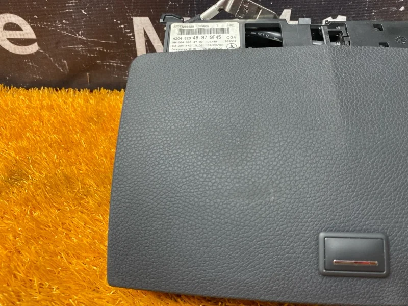 Монитор Mercedes-Benz C-Class W204 271.860 2010 - миниатюра 2