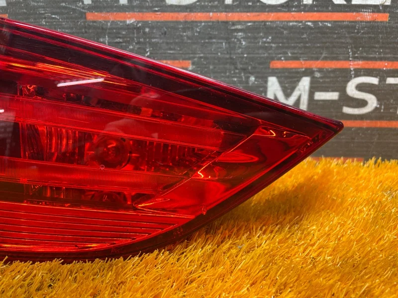 Фонарь крышки багажника левый BMW X1 E84 N46B20B - миниатюра 4
