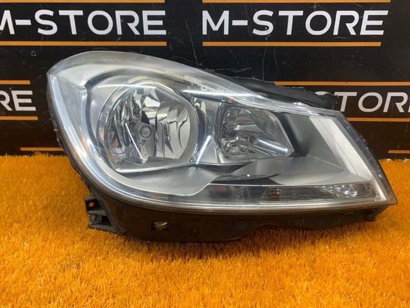Фара правая Mercedes-Benz C-Class W204 271.820 - изображение 1