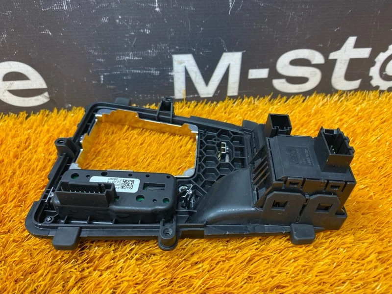 Консоль селектора Audi A4 B9/8W CVK 2016 - миниатюра 4