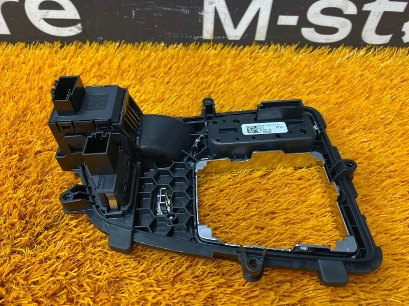 Консоль селектора Audi A4 B9/8W CVK 2016 - миниатюра 5