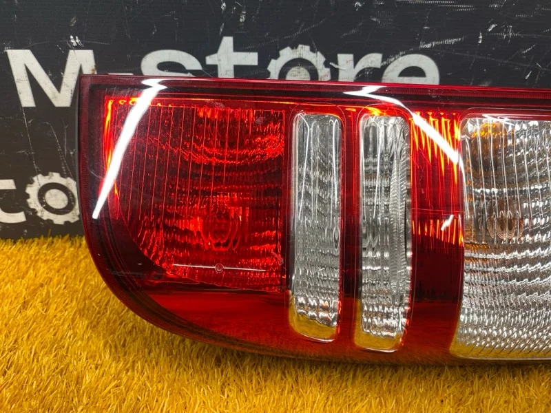 Фонарь задний правый Mercedes-Benz V-Class W639 - миниатюра 2