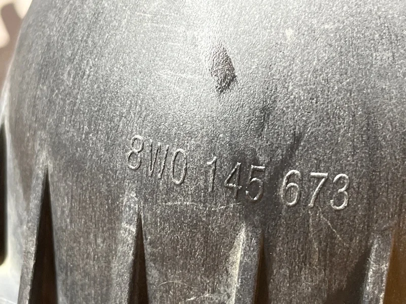 Патрубок интеркулера Audi A4 B9/8W CVK 2015 - миниатюра 7