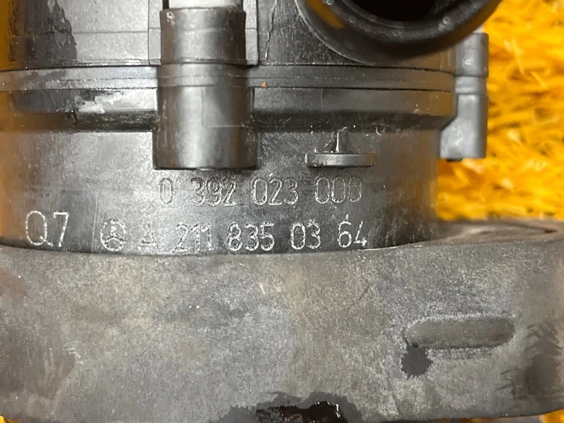 Помпа дополнительная Mercedes-Benz M-Class W164 - миниатюра 4