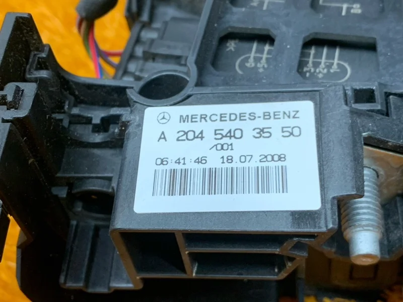 Блок предохранителей Mercedes-Benz GLK-Class X204 - миниатюра 6