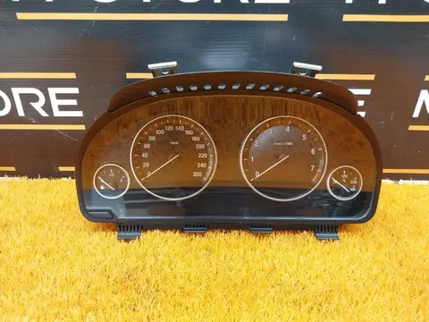 Щиток приборов BMW 5-Series F10 N20B20B 2011