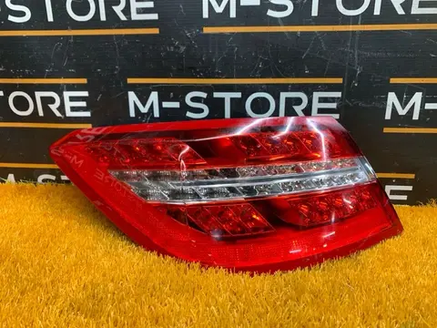 Фонарь задний левый Mercedes-Benz E-class C207