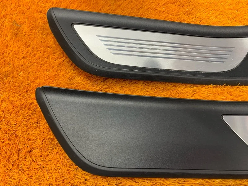 Накладка на порог салона BMW 6-Series F06 N55B30A - миниатюра 5
