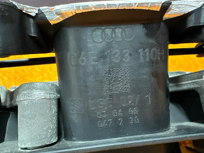 Топливная рампа правая Audi A8 4E/D3 BPK 2005 - миниатюра 9