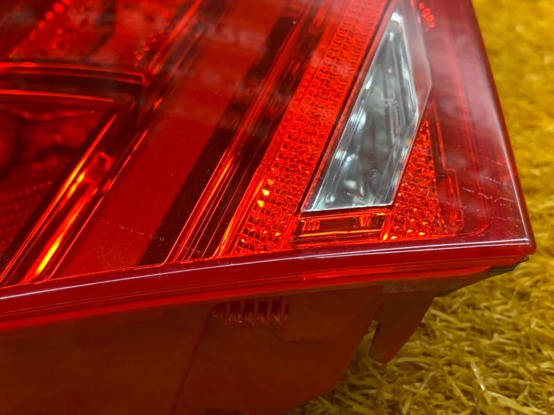 Фонарь крышки багажника левый Audi A8 4H/D4 CEU - миниатюра 3