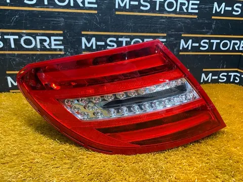Фонарь задний левый Mercedes-Benz C-Class W204