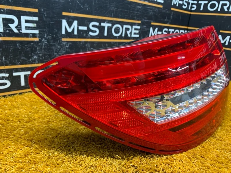 Фонарь задний левый Mercedes-Benz C-Class W204 - миниатюра 2