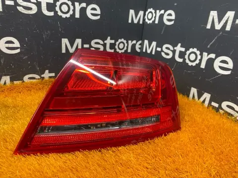 Фонарь задний правый Audi A8 4H/D4 CDR 2010