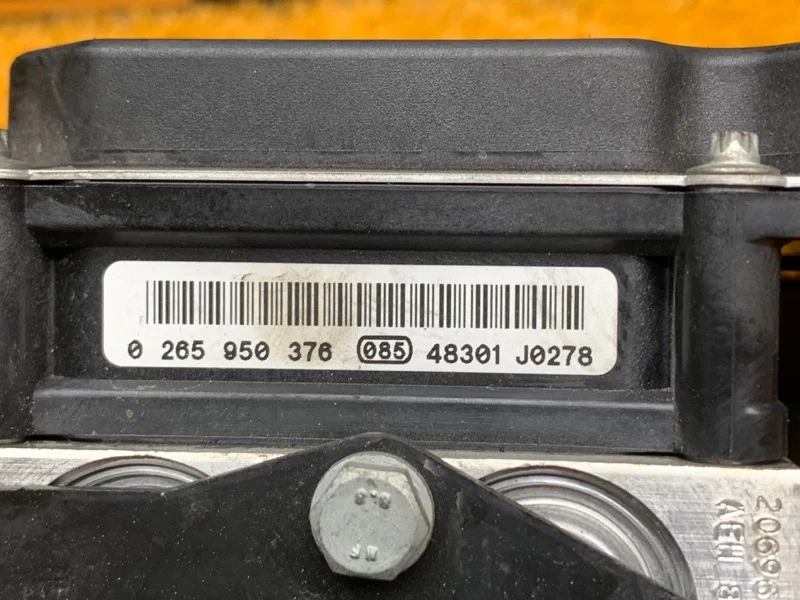 Блок ABS BMW 6-Series E63 N62B44A 2004 - миниатюра 6