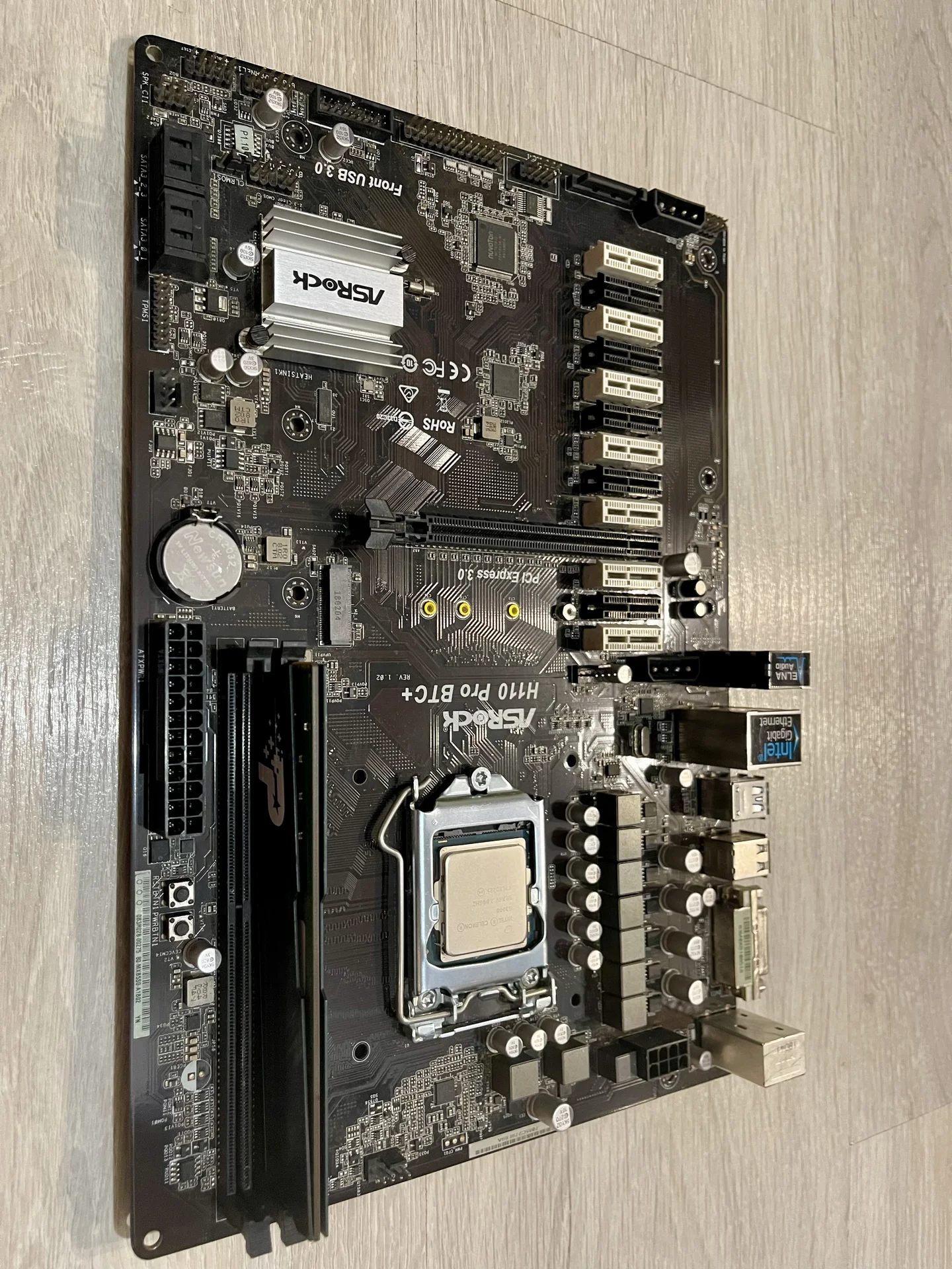Материнская плата Asrock H110 PRO BTC + - миниатюра 2