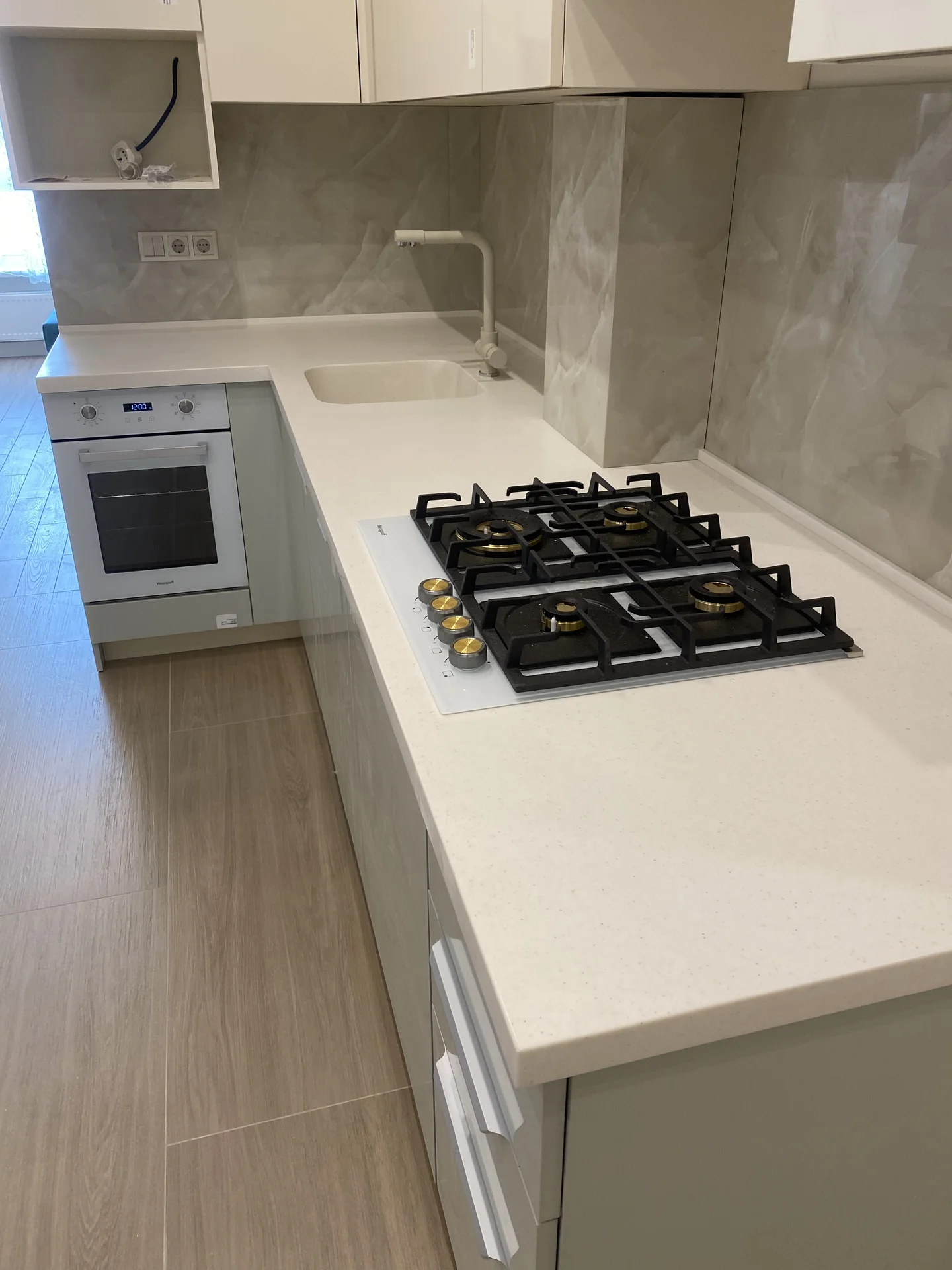 столешница из искусственного акрилового камня - миниатюра 12