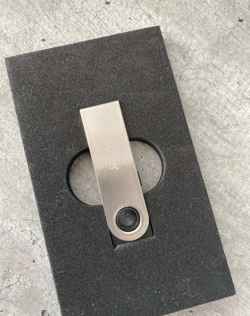 Холодный кошелек Ledger nano S - миниатюра 3
