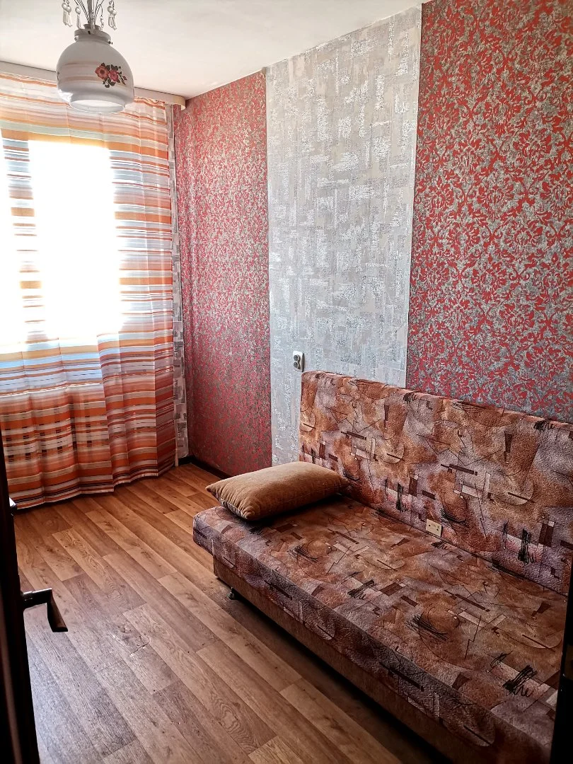 Сдам комнату в 3к квартире на длительный срок - изображение 1