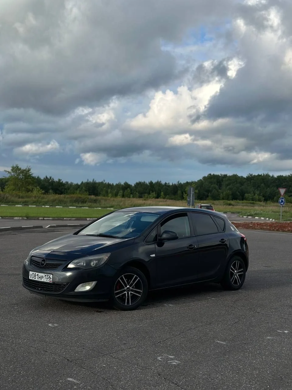 Opel Astra J 2012 - изображение 1