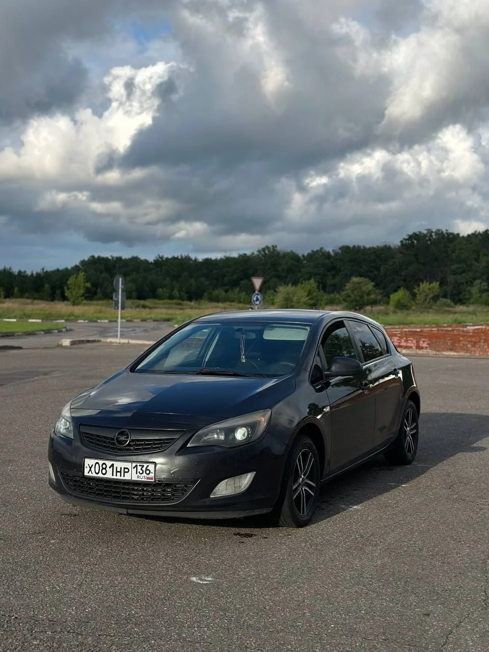 Opel Astra J 2012 - миниатюра 2