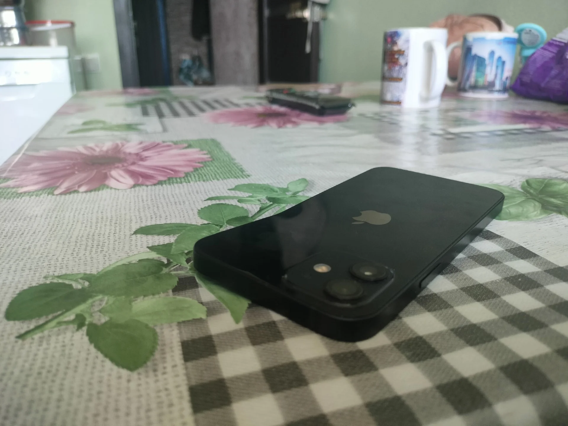 Iphone 12 - изображение 1