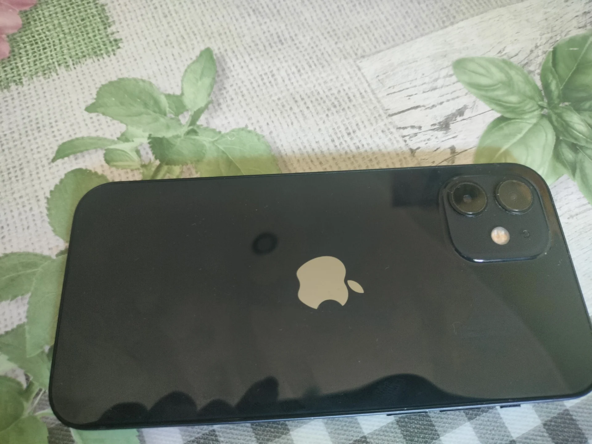 Iphone 12 - миниатюра 3