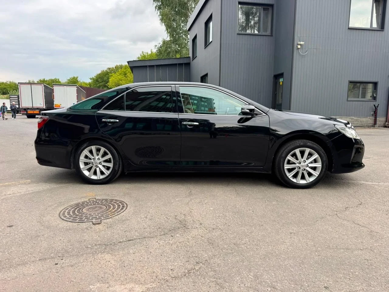 Срочно продам Toyota Camry - миниатюра 3