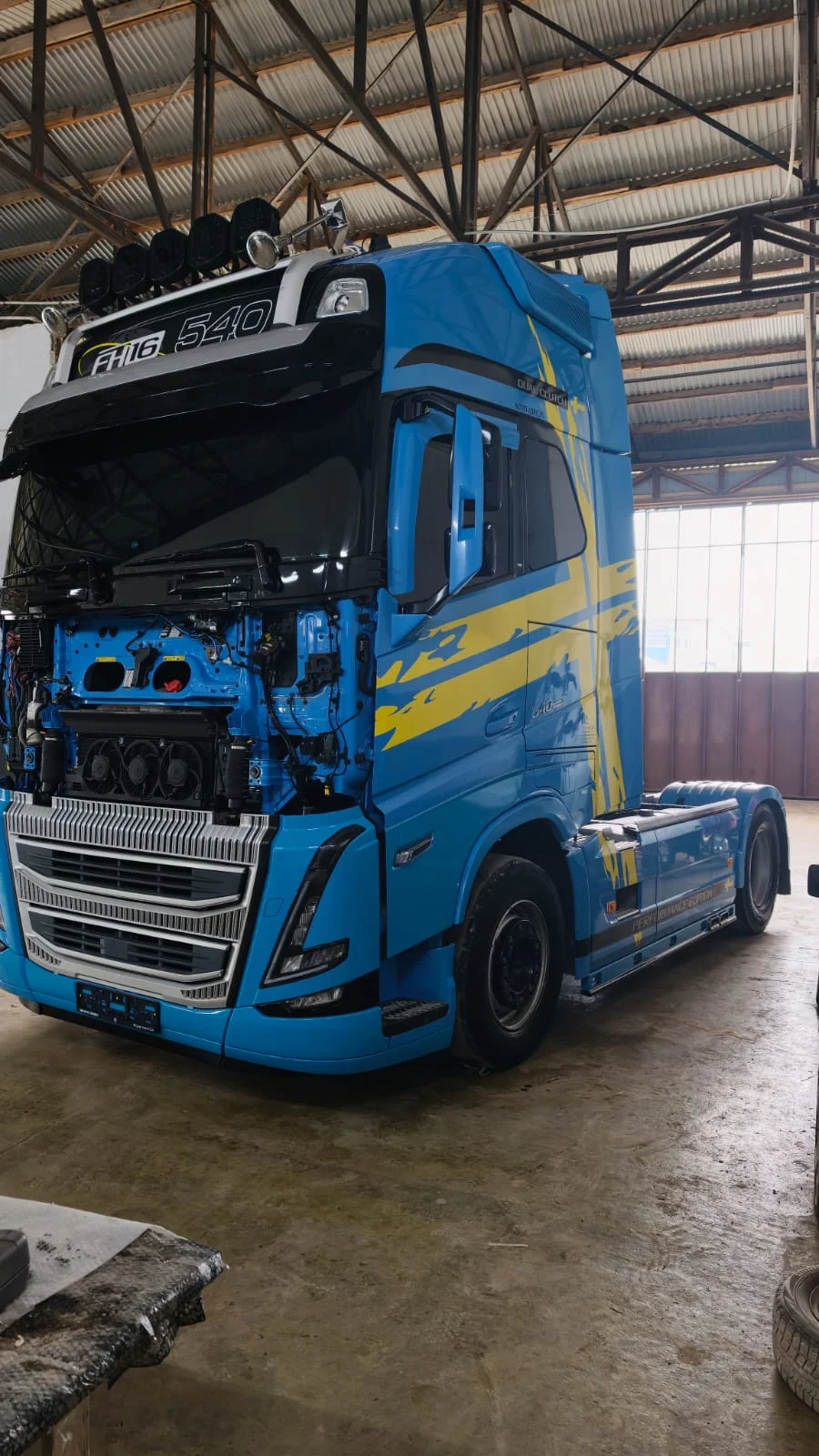 Фальш Стекла Форточки,стекло на Volvo FH4 - изображение 1