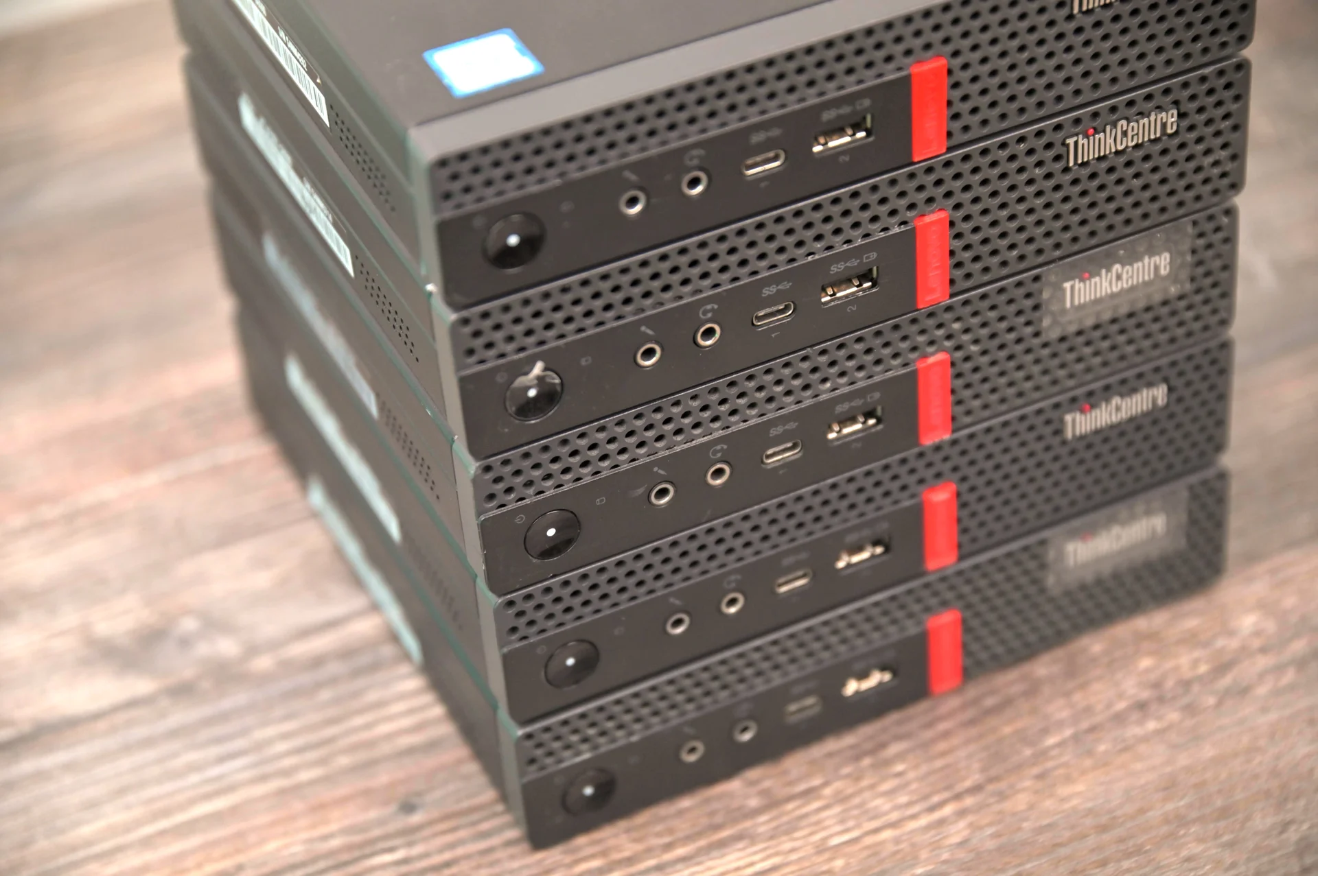 неттоп Lenovo ThinkCentre M720q i5/8/256 - миниатюра 3