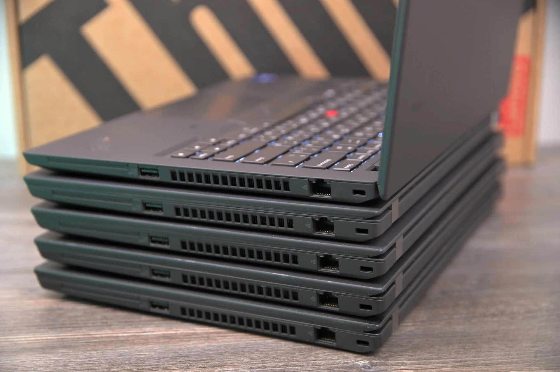Lenovo ThinkPad T14 Gen 2 i7 16/512 бизнес ноутбук - миниатюра 5