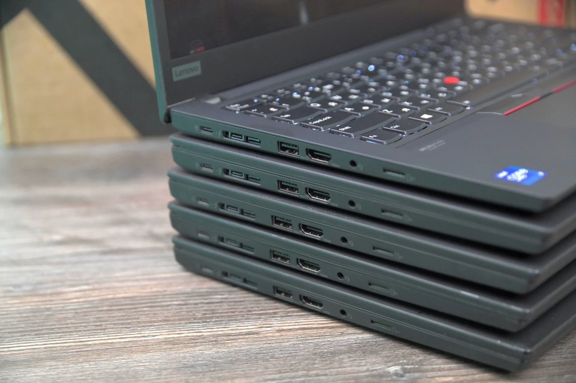 Lenovo ThinkPad T14 Gen 2 i7 16/512 бизнес ноутбук - миниатюра 6