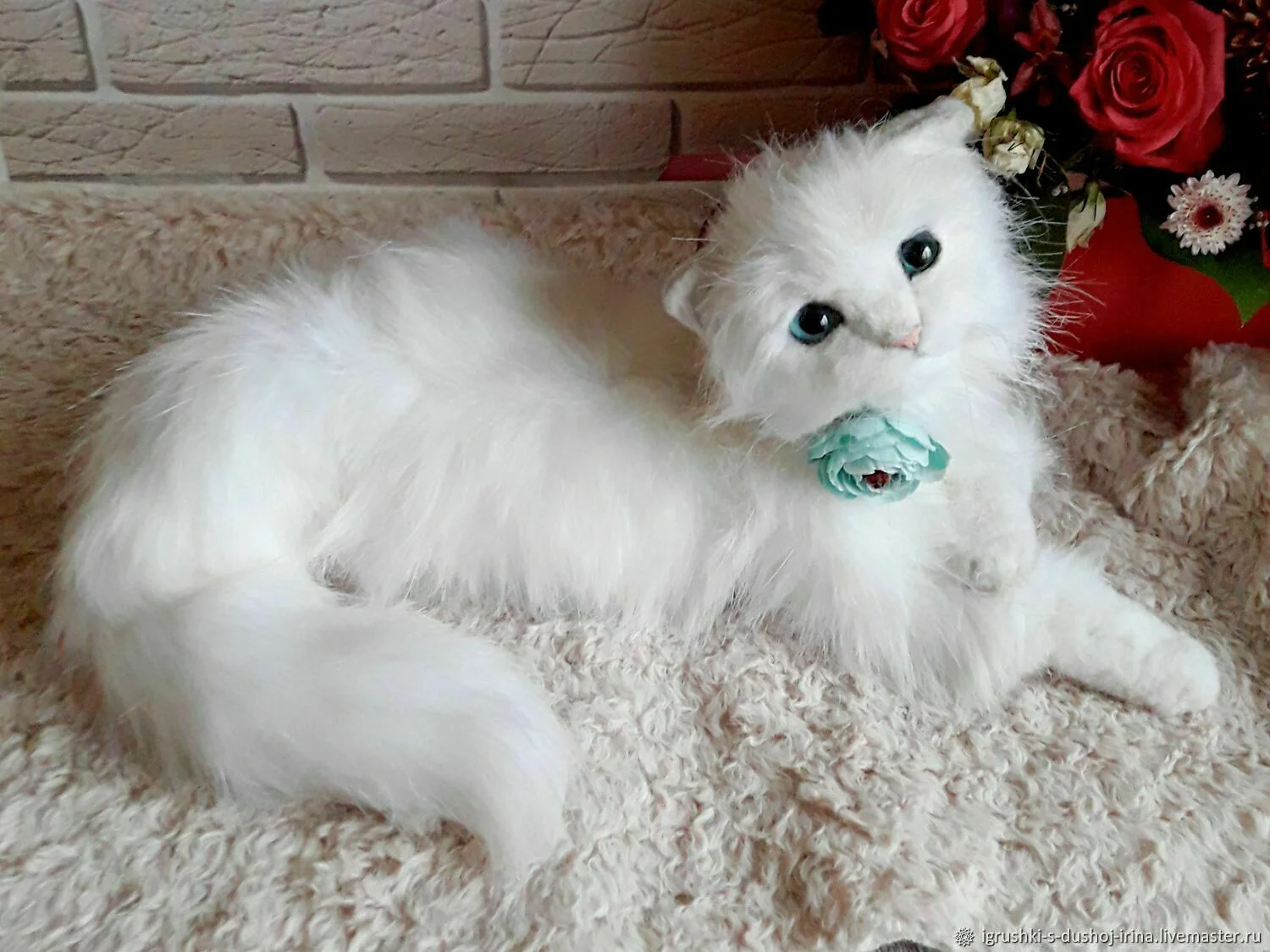 Мягкие игрушки: Реалистичная мягкая игрушка кошка. - миниатюра 3