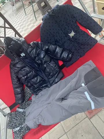 продам куртки на девочку
