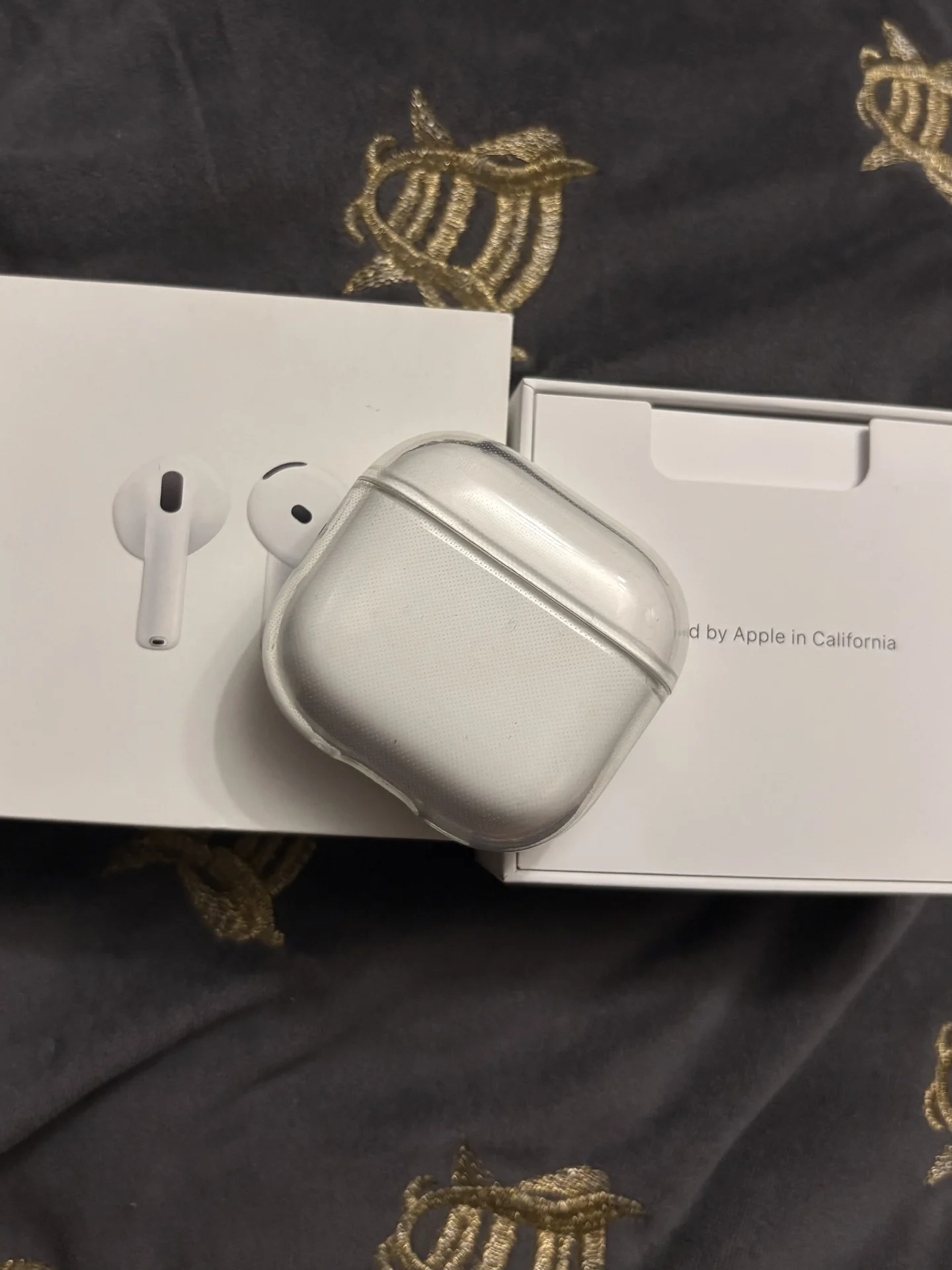 Беспроводные наушники apple airpods 4 - изображение 1