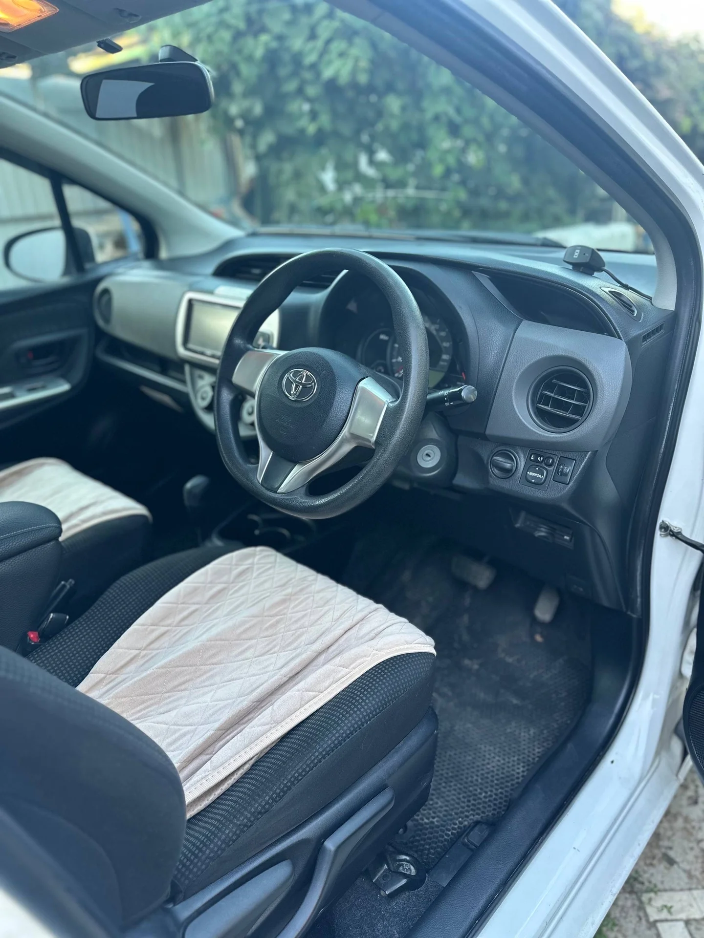 Toyota Vitz III (XP130) Рестайлинг, 2015 - миниатюра 8