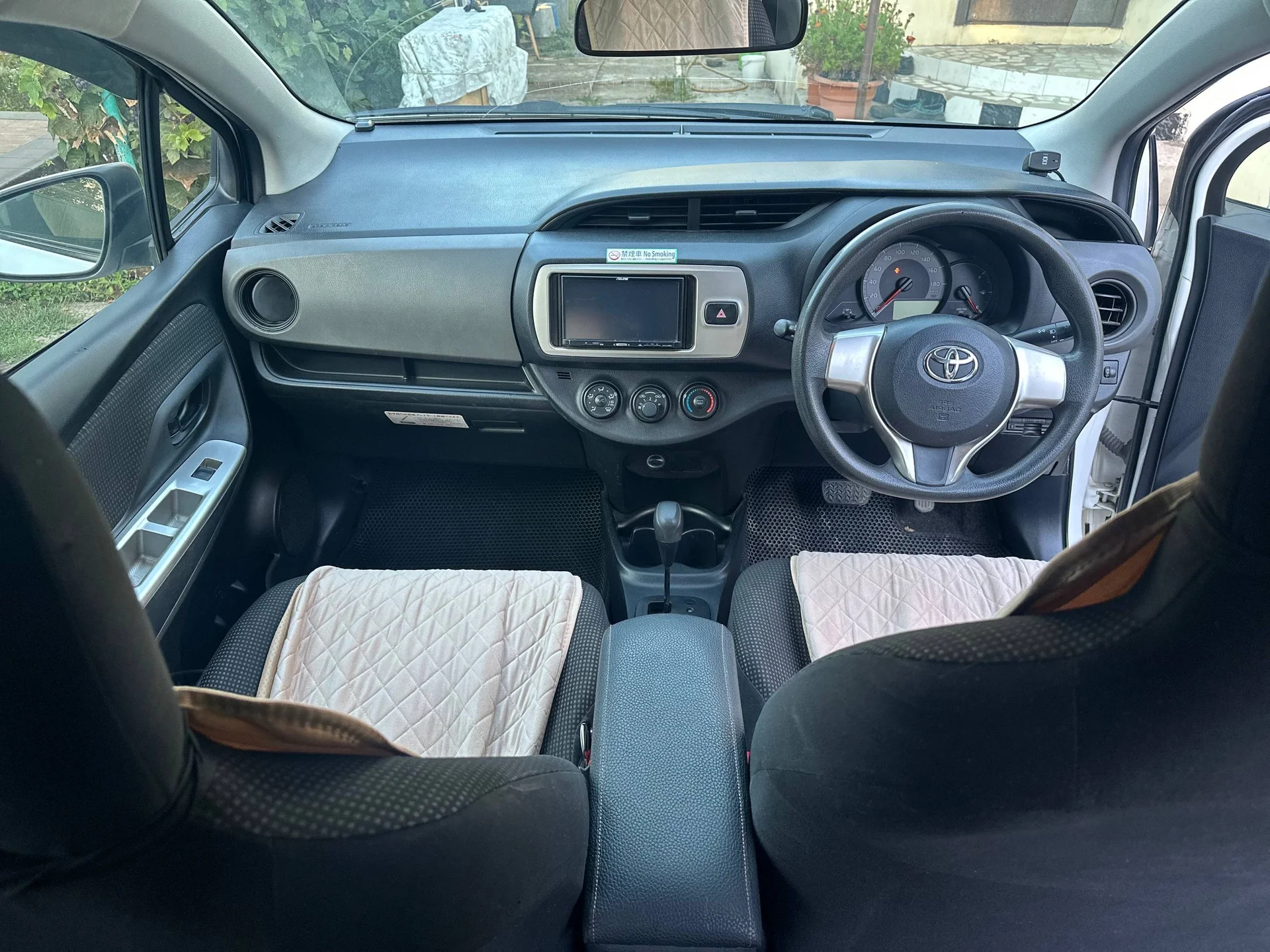 Toyota Vitz III (XP130) Рестайлинг, 2015 - миниатюра 10