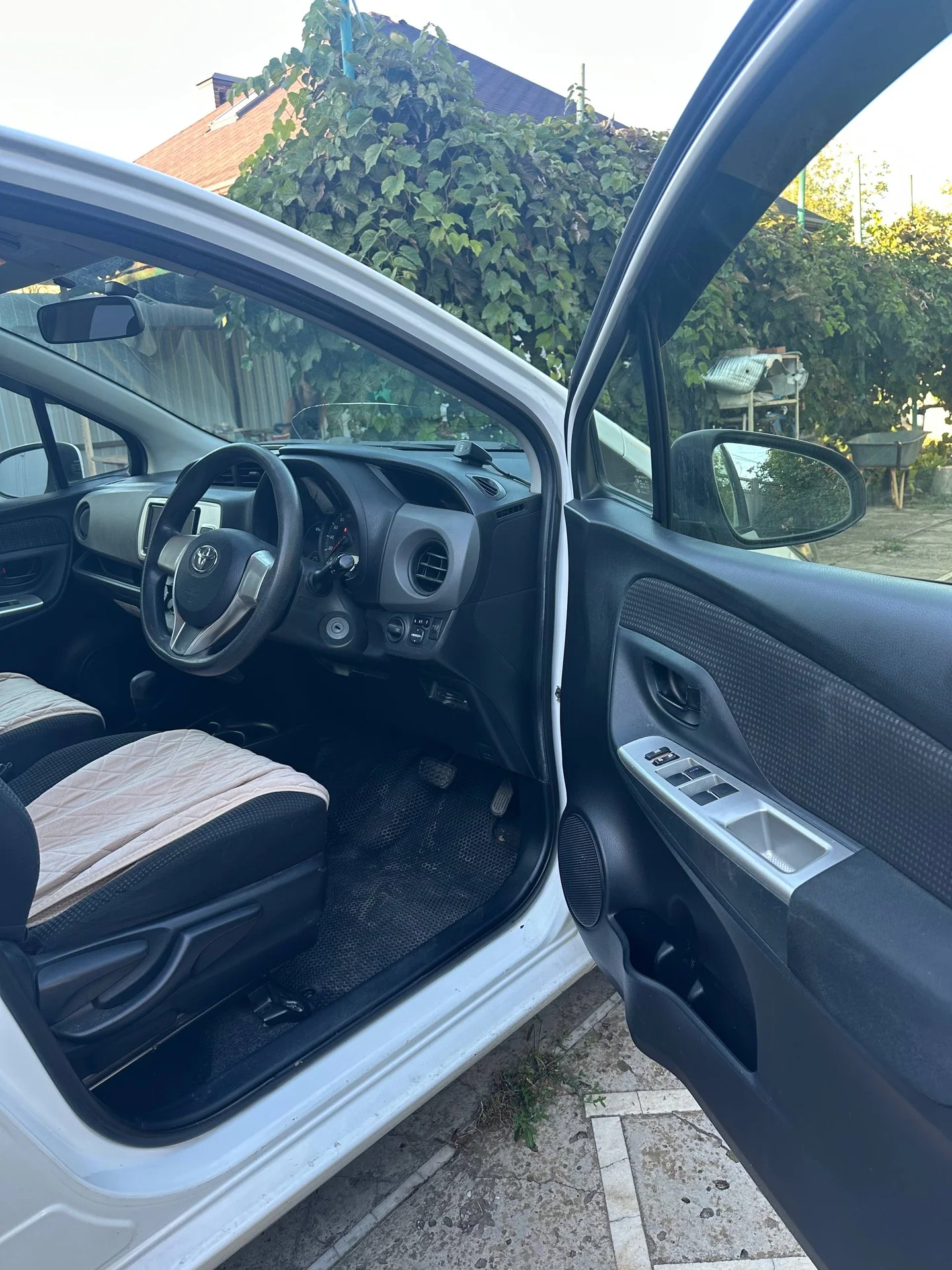 Toyota Vitz III (XP130) Рестайлинг, 2015 - миниатюра 12