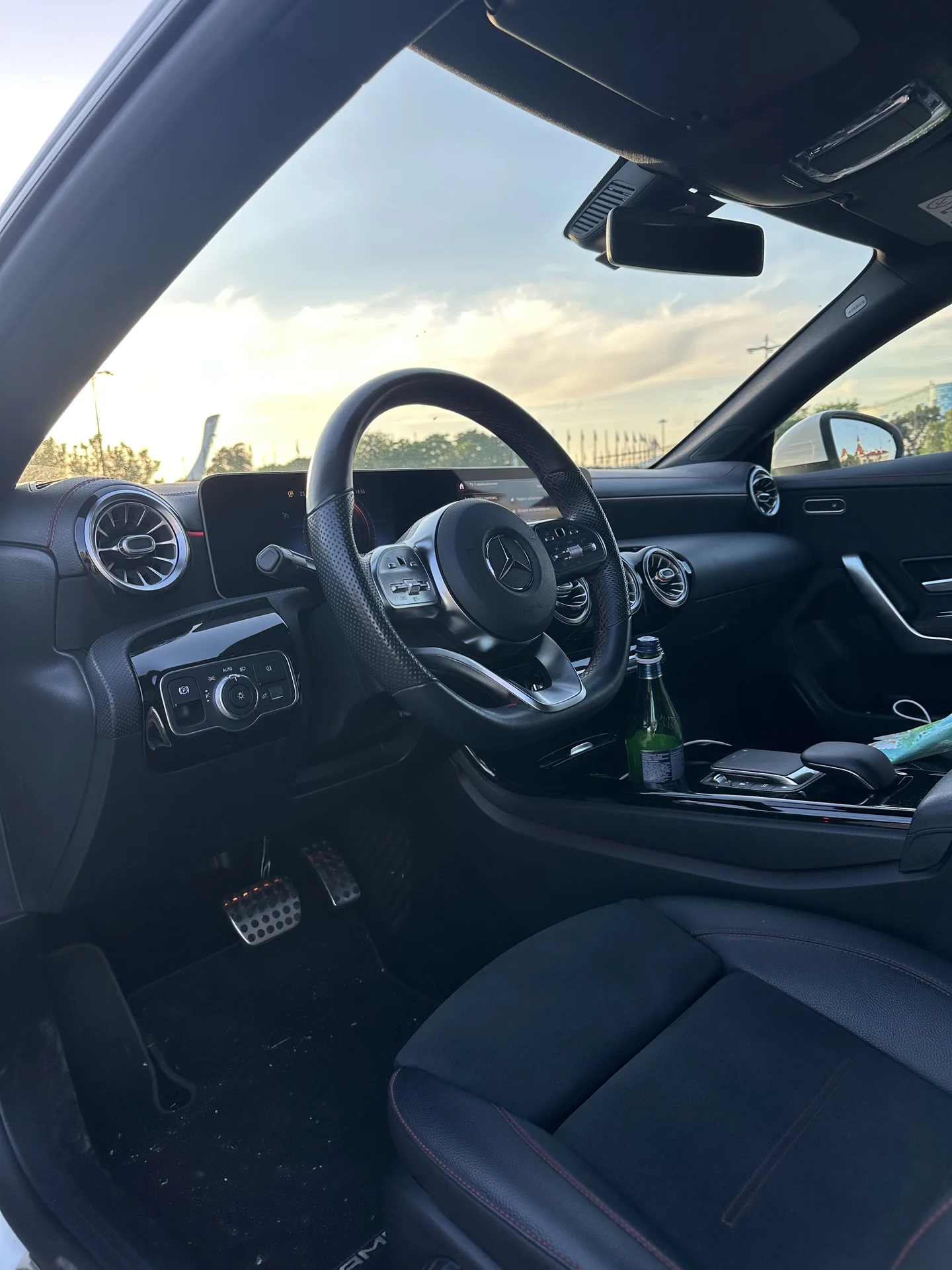 продается автомобиль Mercedes-bez CLA 200 - миниатюра 4