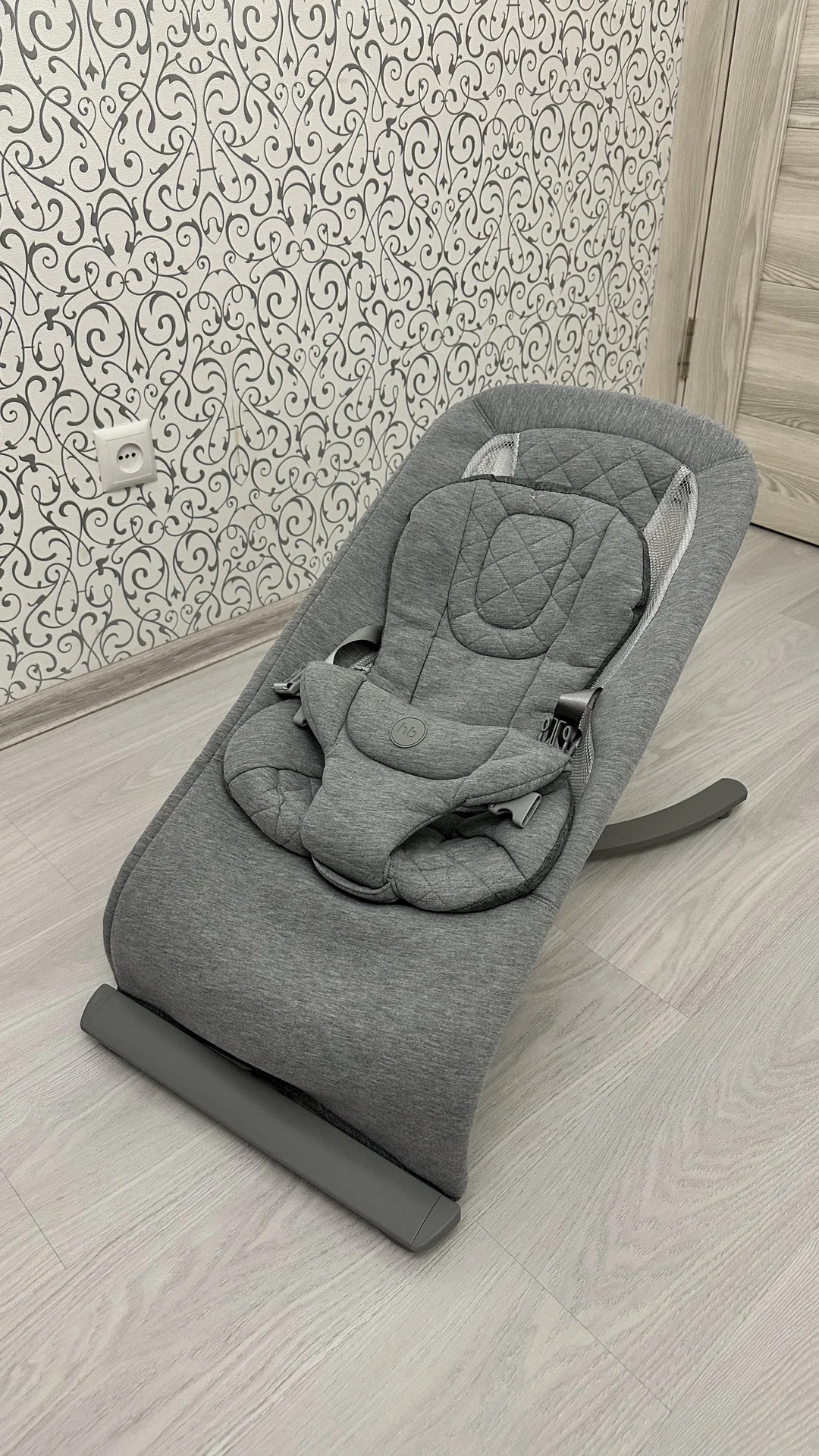 шезлонг happy baby - миниатюра 2