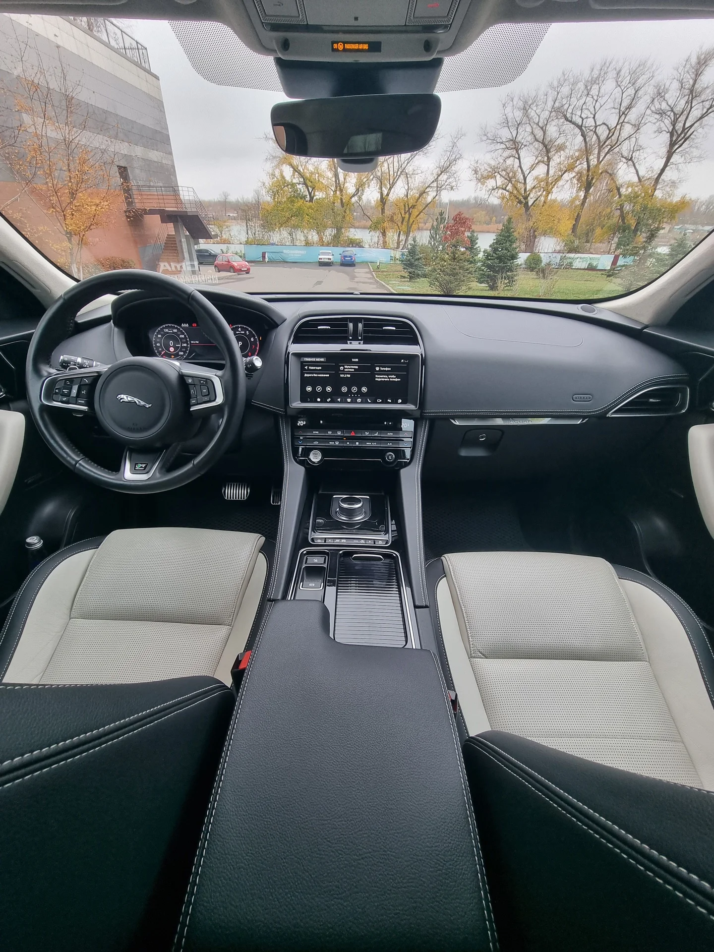 Jaguar F-pace - миниатюра 21