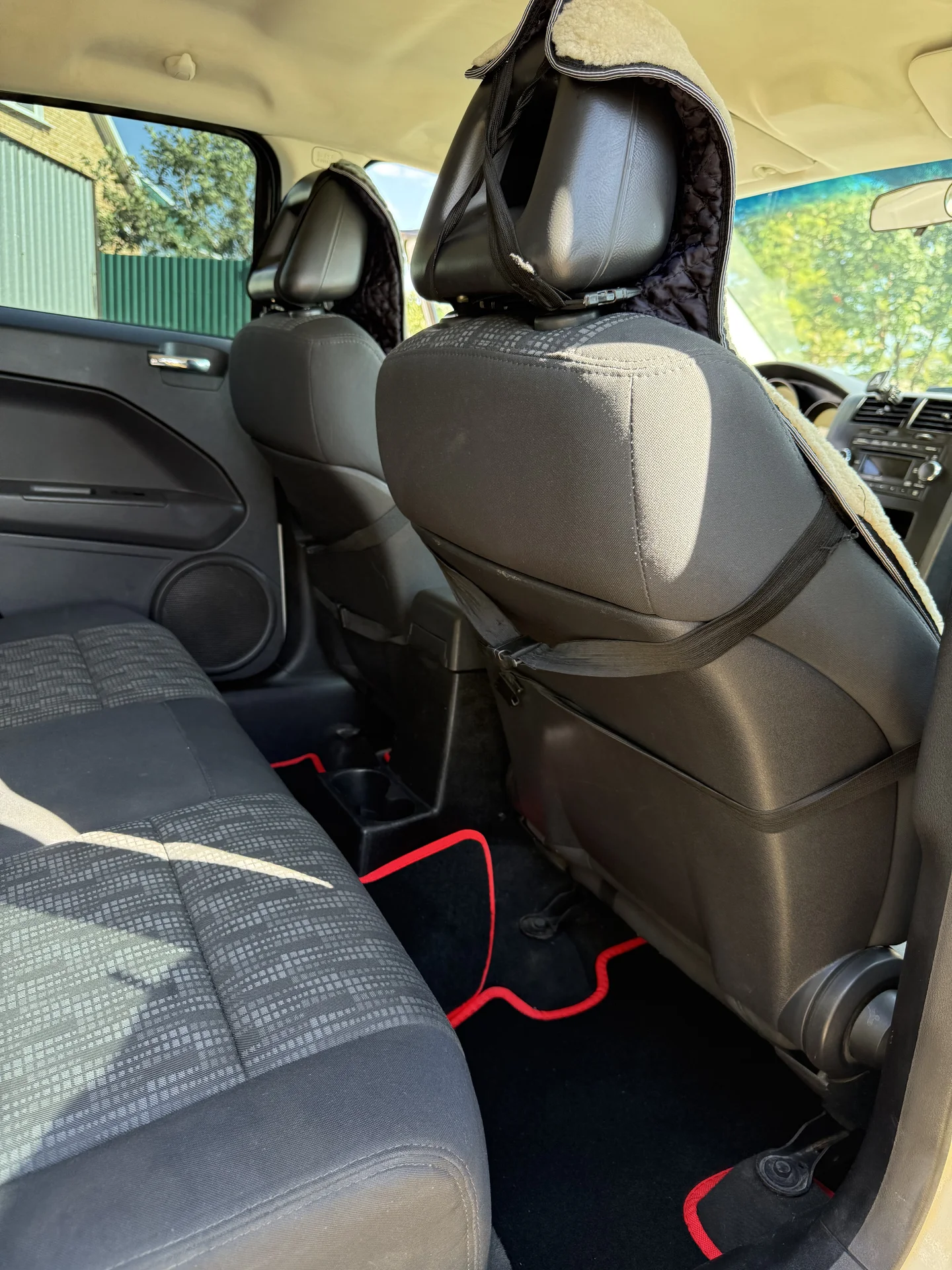 машина dodge caliber - миниатюра 20