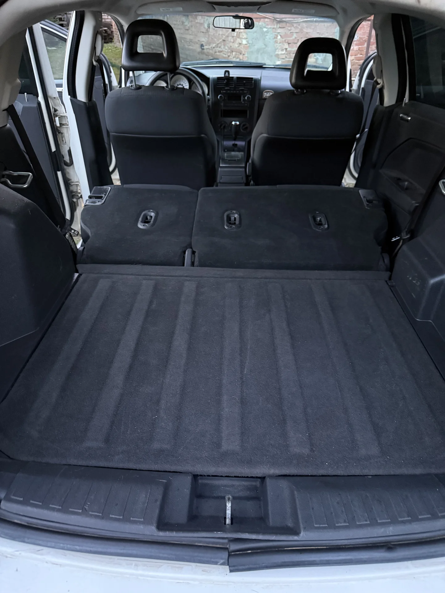 машина dodge caliber - миниатюра 26