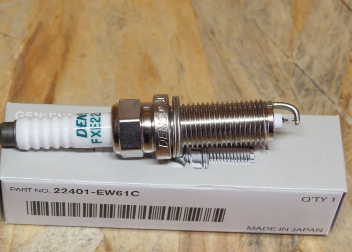 Свеча зажигания Nissan Z51 22401-EW61C оригинал - миниатюра 2