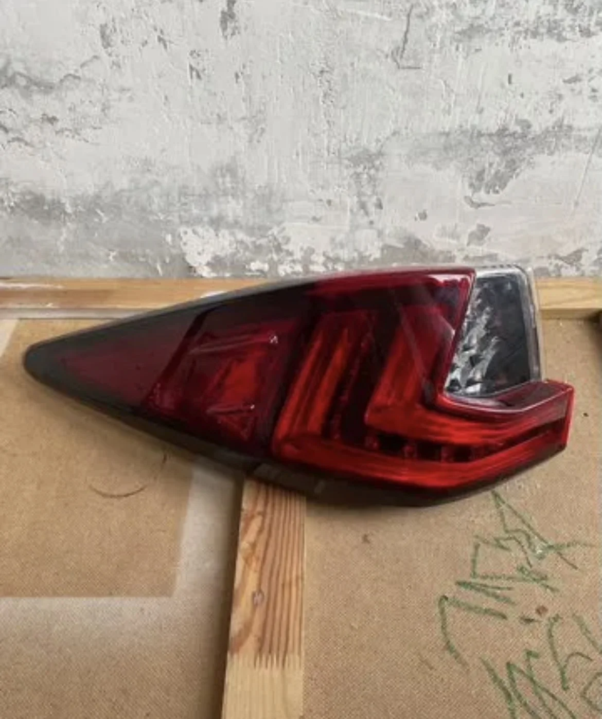 Задний правый фонарь Lexus RX IV