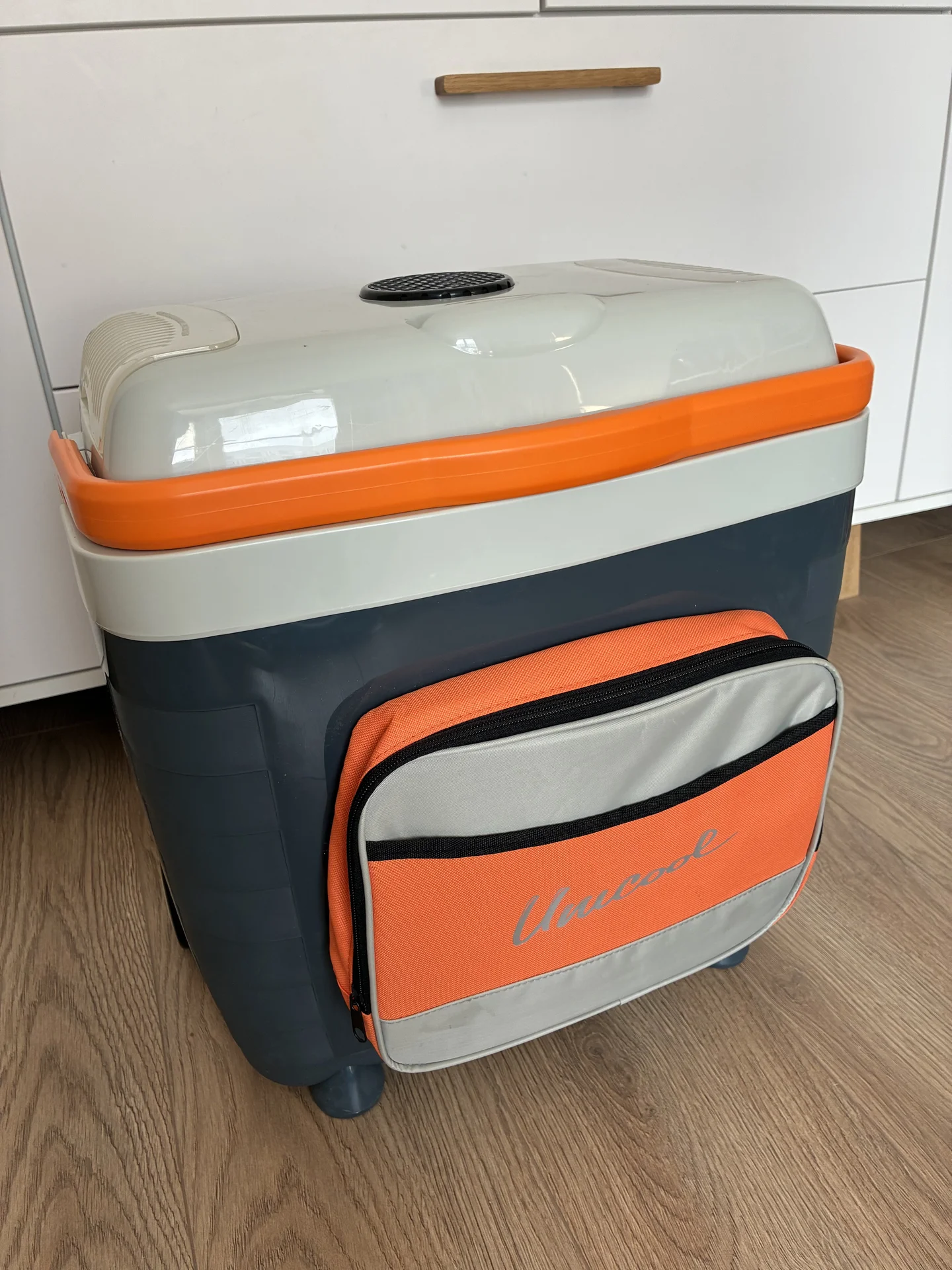 Холодильник Camping World Unicool 28L - миниатюра 2